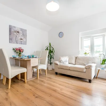 Nautica Apartment