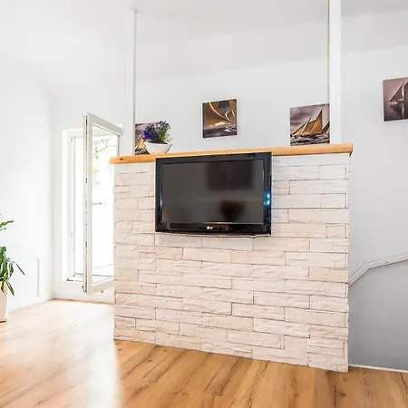 Nautica Apartment *